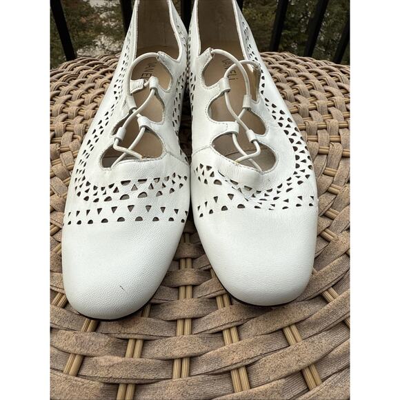 VANELI Slip-on Oxfords Womens 9 SS Narrow White Soft Leather Low Heels Cut Out - Picture 6 of 16